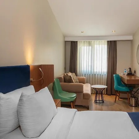 Hotel Redmont Nisantasi 3*