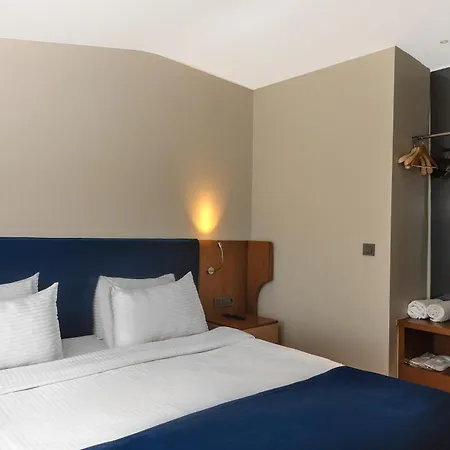 Redmont Nisantasi 3*