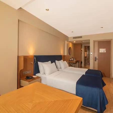 Redmont Nisantasi 3*