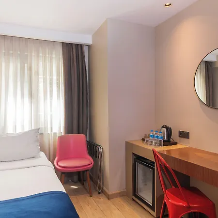 Hotel Redmont Nisantasi 3*