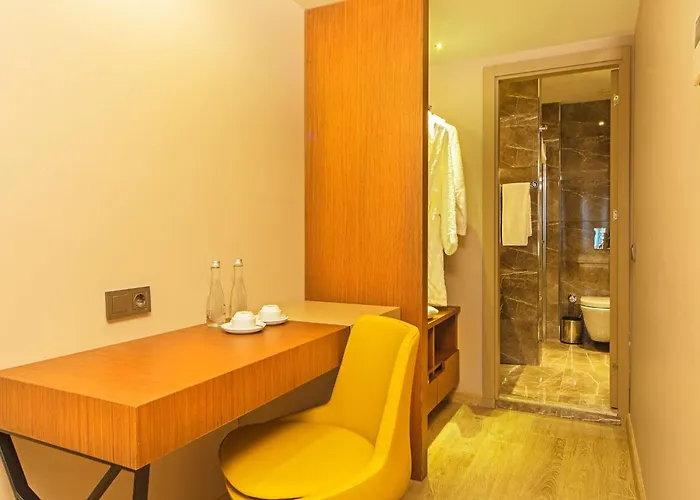 Redmont Nisantasi 3*