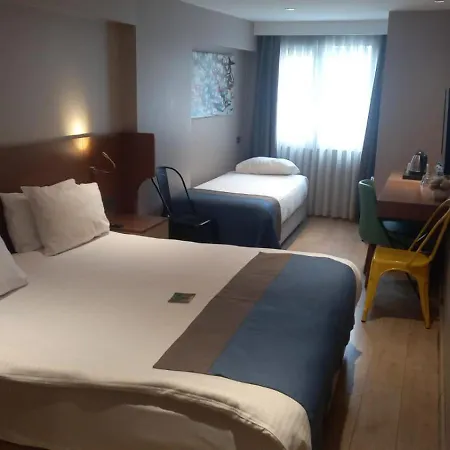 Redmont Nisantasi Szálloda 3*